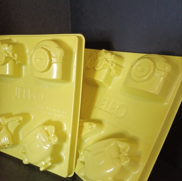 DESPICABLE ME3 JELL-O Molds Lot Of 3 Universal Studios - Picture 2 of 4